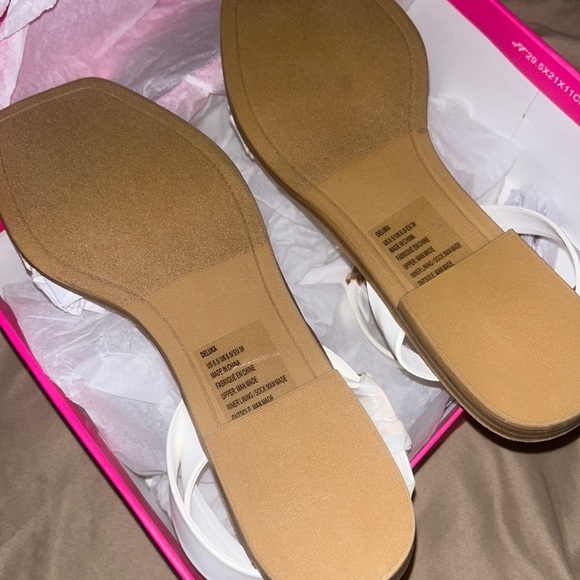 White sandals - Picture 2 of 4